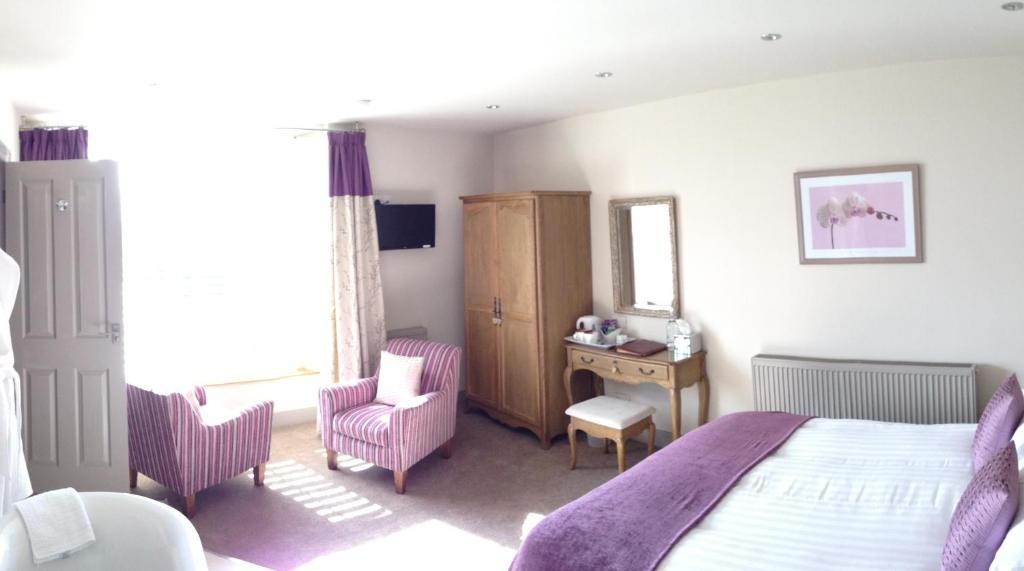 The Castle Hotel Bishop's Castle Room photo